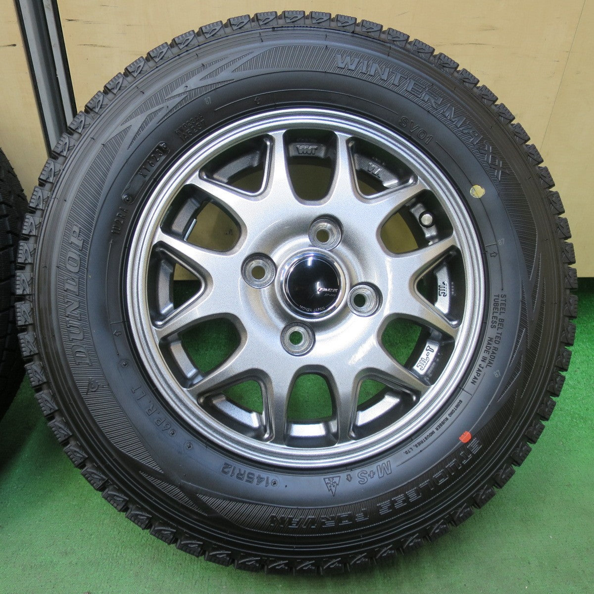 ほぼ未使用！23年！キレイ★スタッドレス 145R12 6PR ダンロップ ウインターマックス SV01 ZACK JP-205 MONZA ザック モンツァ 12インチ PCD100/4H★5103007イス