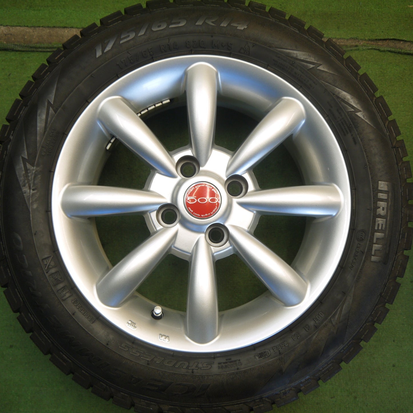 バリ溝！キレイ！9分◎FIAT フィアット 500 TARGA AGA 500 175/65R14 スタッドレス ピレリ アイスアシンメトリコ 14インチ PCD98/4H◎6071501Hス