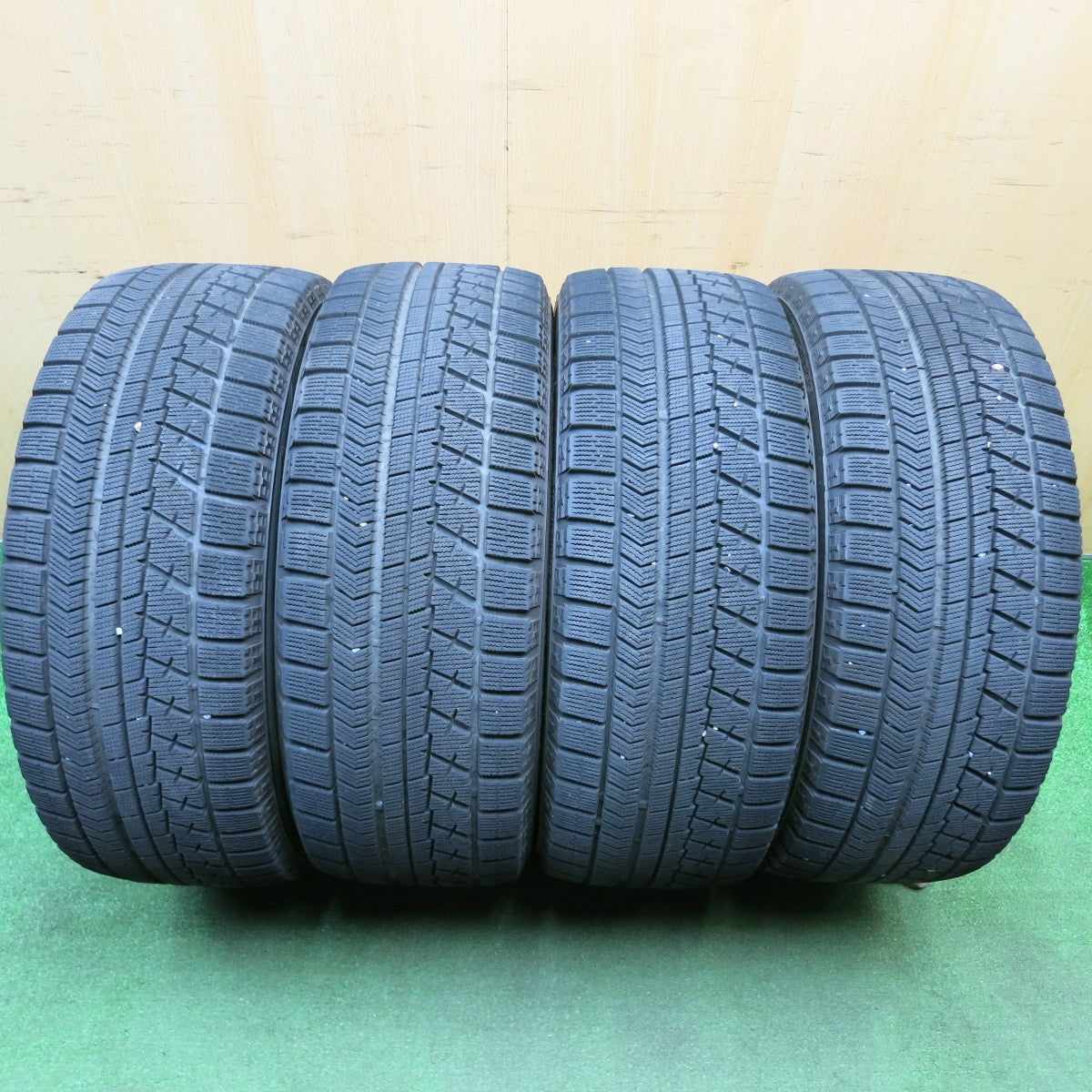 バリ溝！キレイ！9分★スタッドレス 225/55R17 ブリヂストン ブリザック VRX Fang ファング 17インチ PCD114.3/5H★6011106HAス