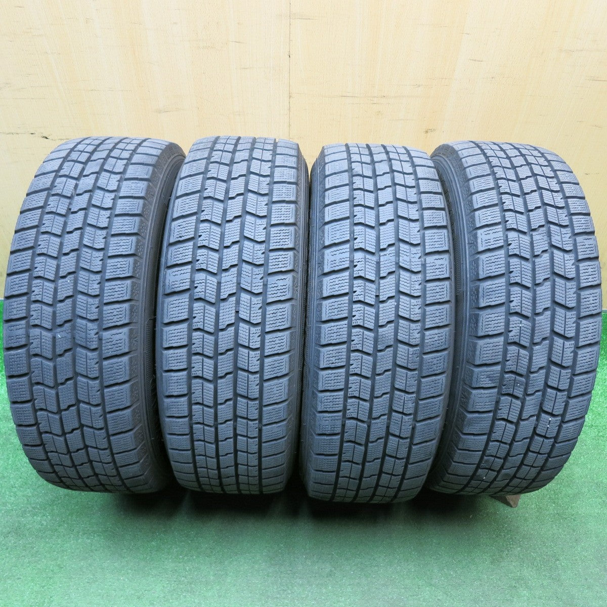 バリ溝！22年！9.5分★LOXARNY SPORT 205/60R16 スタッドレス グッドイヤー アイスナビ7 ロクサーニ スポーツ 16インチ PCD114.3/5H★6011108HAス
