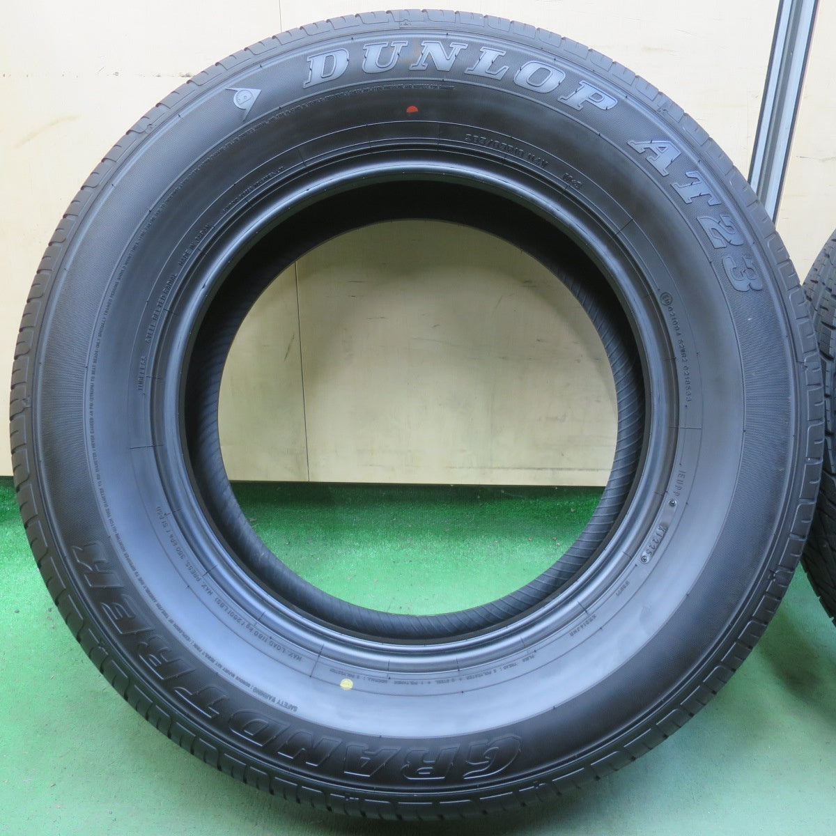 新車外し！25年★265/65R18 ダンロップ AT23 グラントレック タイヤ 18インチ ランクル 300 250 等★6070206イノタ