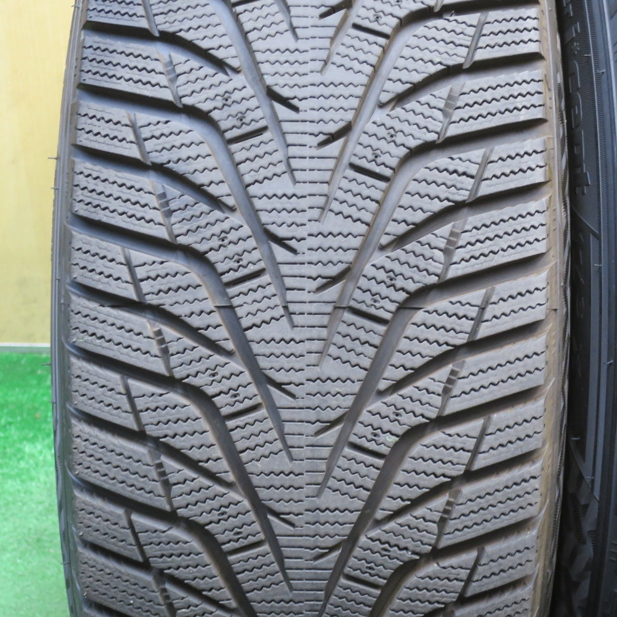 バリ溝！24年！9.5分以上★スタッドレス 225/65R17 ハンコック ウインター アイセプト IZ3X JOKER ジョーカー 17インチ PCD114.3/5H★6051507NJス