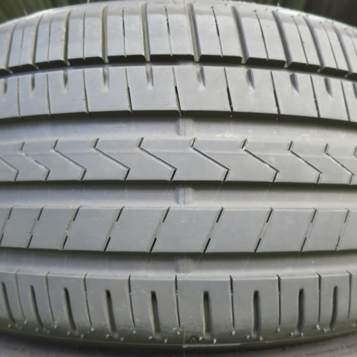 *送料無料* バリ溝！24年！9.5分★215/35R19 ファルケン アゼニス FK510 タイヤ 19インチ プリウス ウィッシュ 86 BRZ 等★4080403イノタ