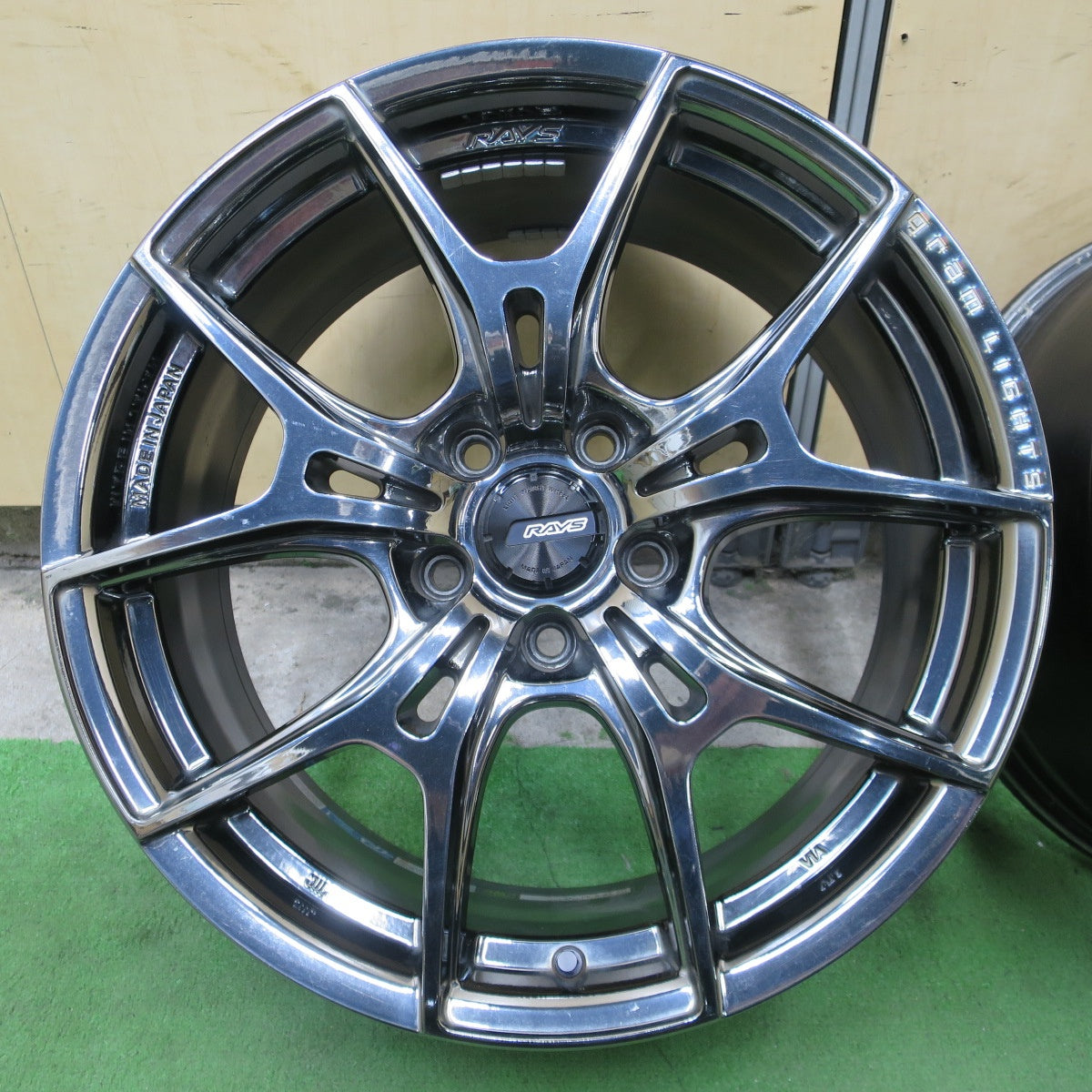 4本価格◎RAYS gram LIGHTS GL-57FXZ 18インチ ホイール レイズ グラムライツ 18×8J PCD114.3/5H◎6090903NGホ