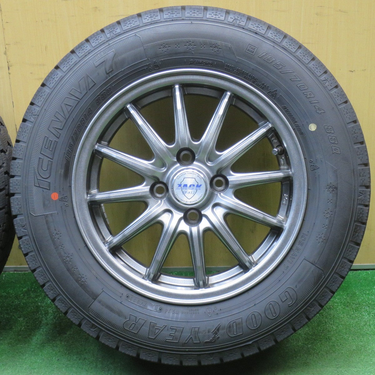 ほぼ未使用！23年！キレイ★スタッドレス 185/70R14 グッドイヤー アイスナビ7 ZACK JP-812 MONZA ザック 14インチ PCD100/4H★6032602NJノ
