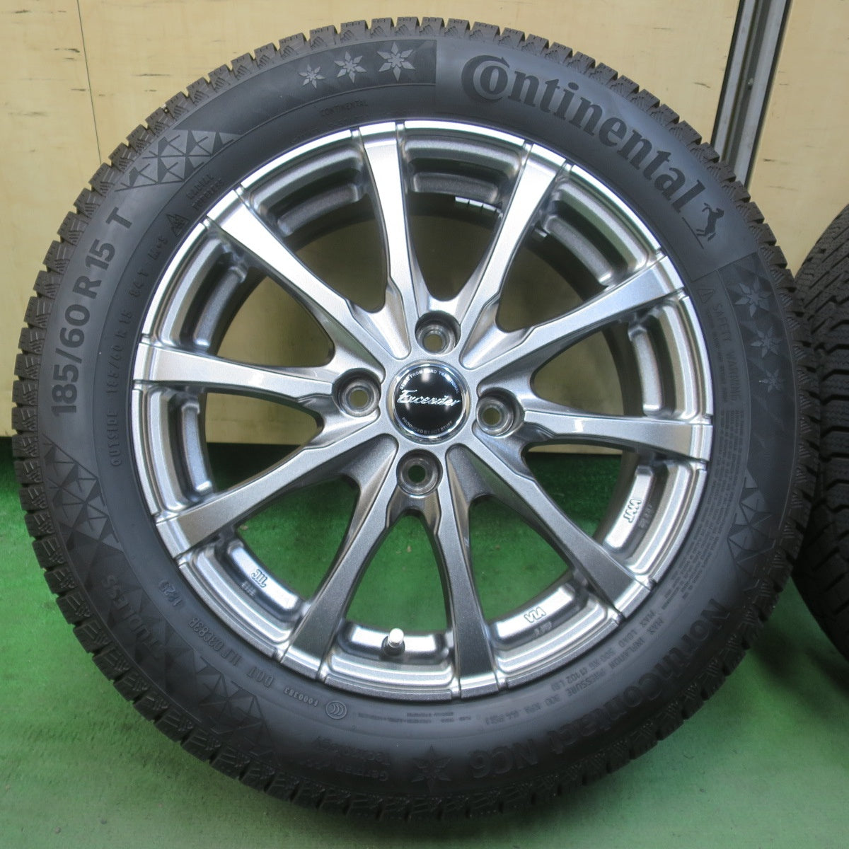 ほぼ未使用！25年！美品★スタッドレス 185/60R15 コンチネンタル ノースコンタクト NC6 Exceeder エクシーダー 15インチ PCD100/4H★6032302イス