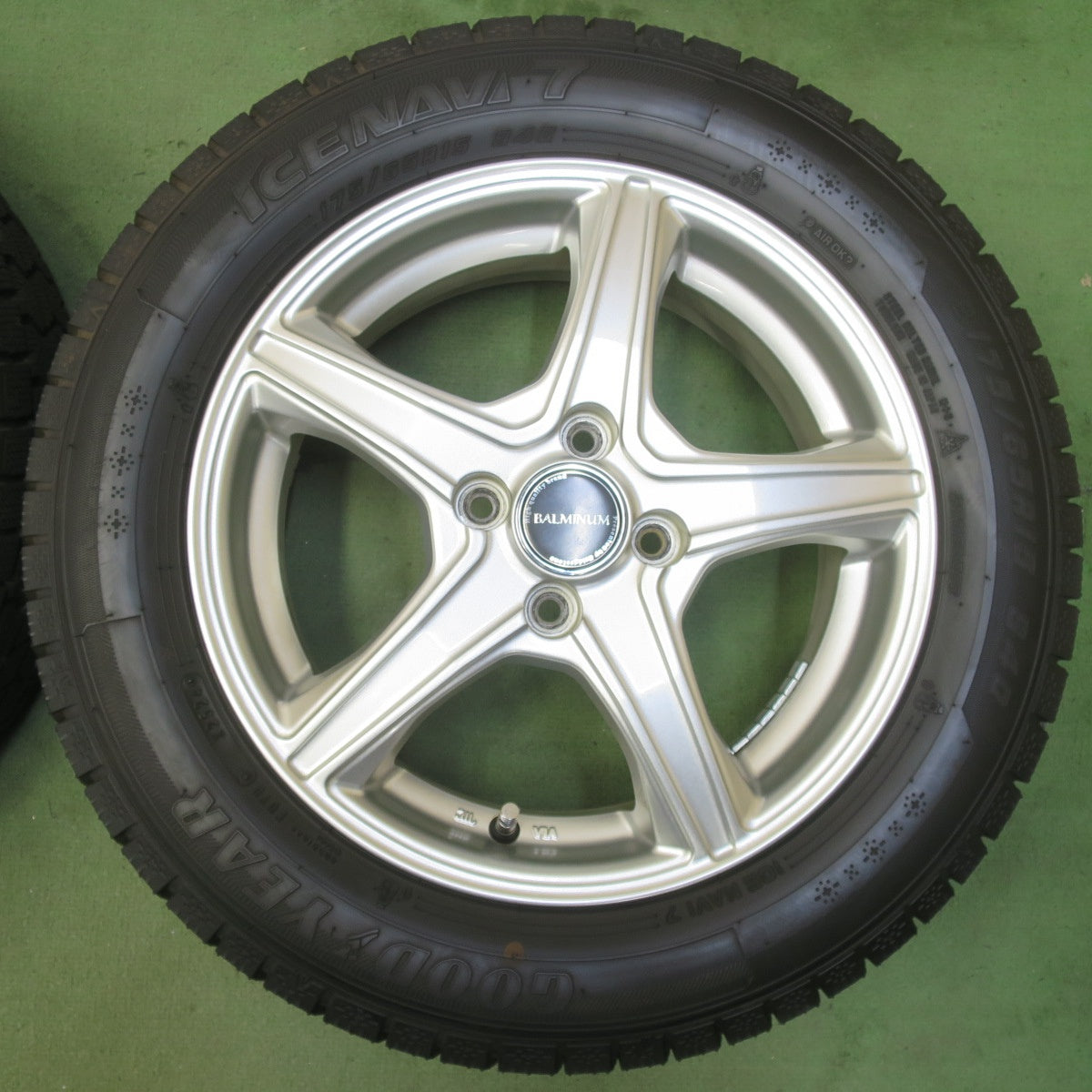 バリ溝！24年！キレイ！ほぼ10分◎スタッドレス 175/65R15 グッドイヤー アイスナビ7 BALMINUM VR5 バルミナ 15インチ PCD100/4H◎6081607イス