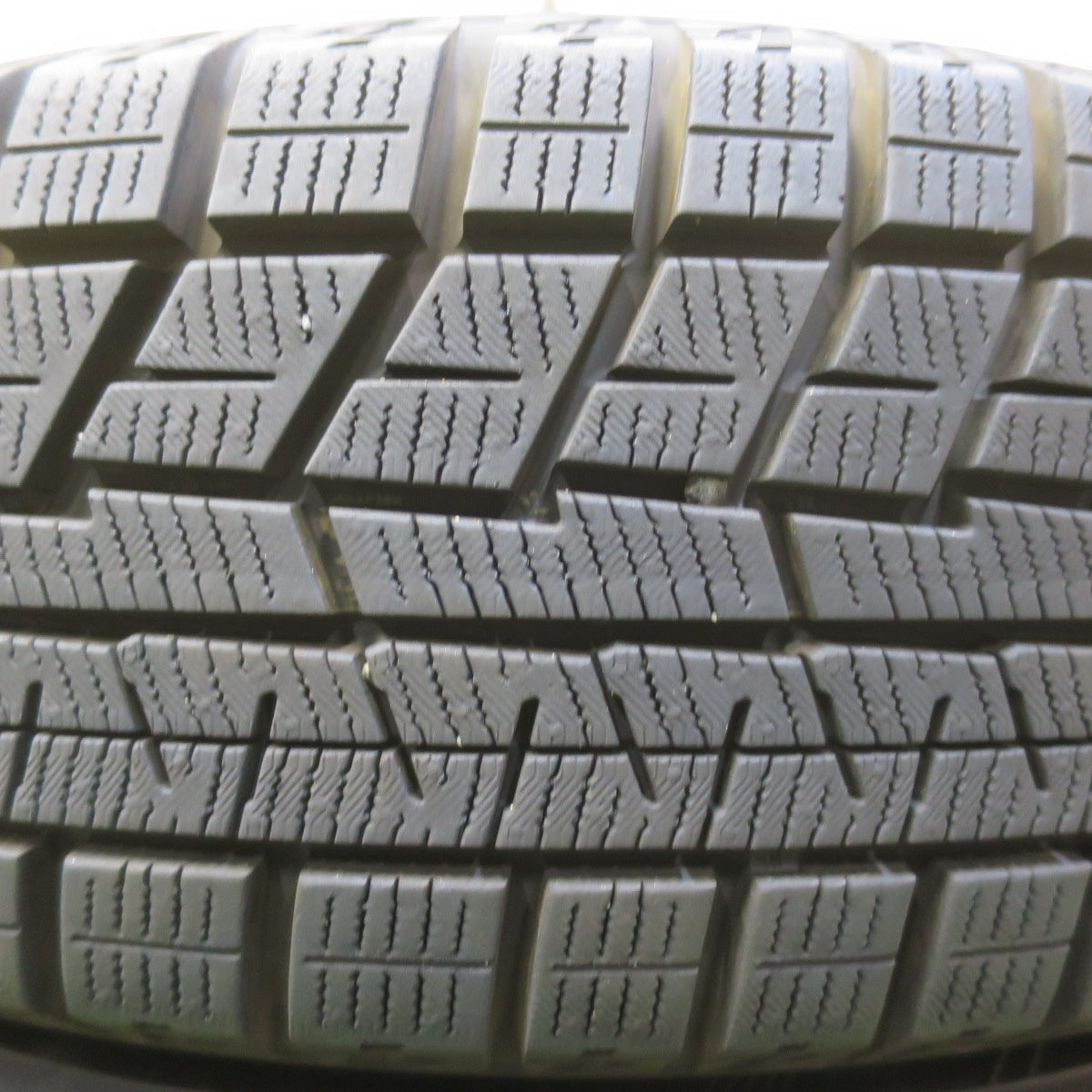 ほぼ未使用！23年！キレイ◎スタッドレス 175/65R15 ヨコハマ アイスガード iG60 JOKER ジョーカー 15インチ PCD100/4H◎6081912イス