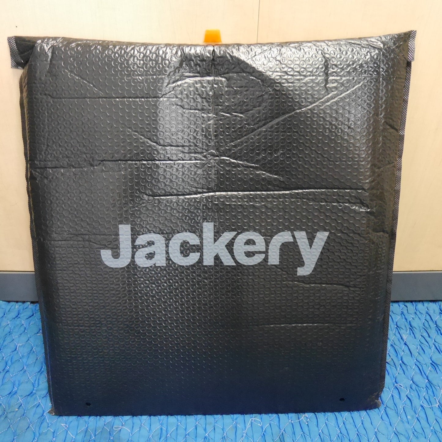 [送料無料] キレイ☆JACKERY ソーラーパネル SolarSaga 100 JS-100C 太陽光パネル キャンプ アウトドア 等☆