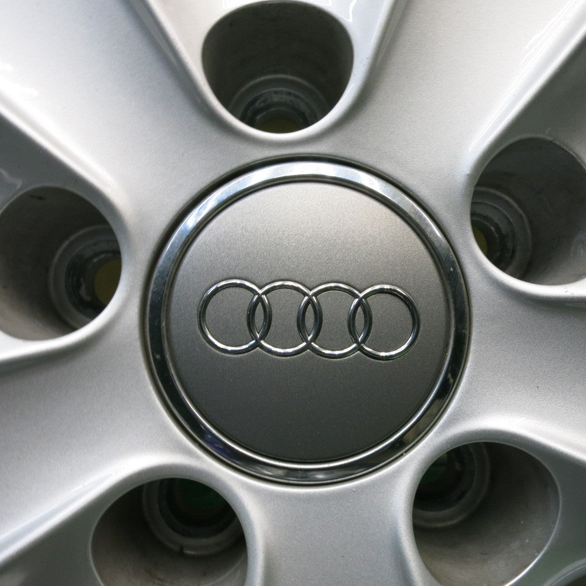 バリ溝！9.5分★アウディ A4 8K 等 AGA Nebel 205/60R16 スタッドレス ダンロップ ウインターマックス WM02 ネーベル 16インチ PCD112/5H★5122109HAス