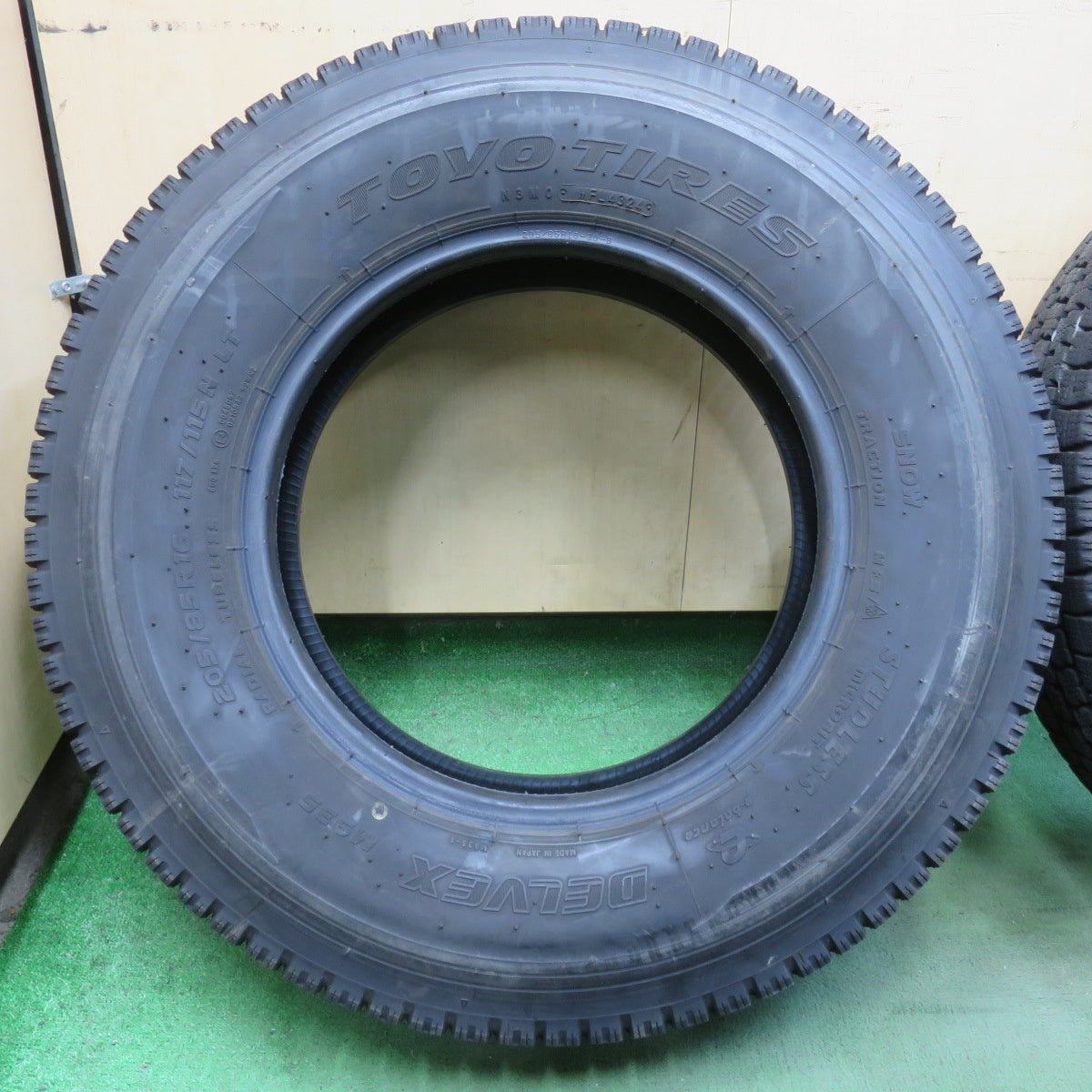 バリ溝！24年！9分！6本★トラック タイヤ 205/85R16 117/115N スタッドレス トーヨー デルベックス M935 DELVEX 16インチ★6032401イスタ