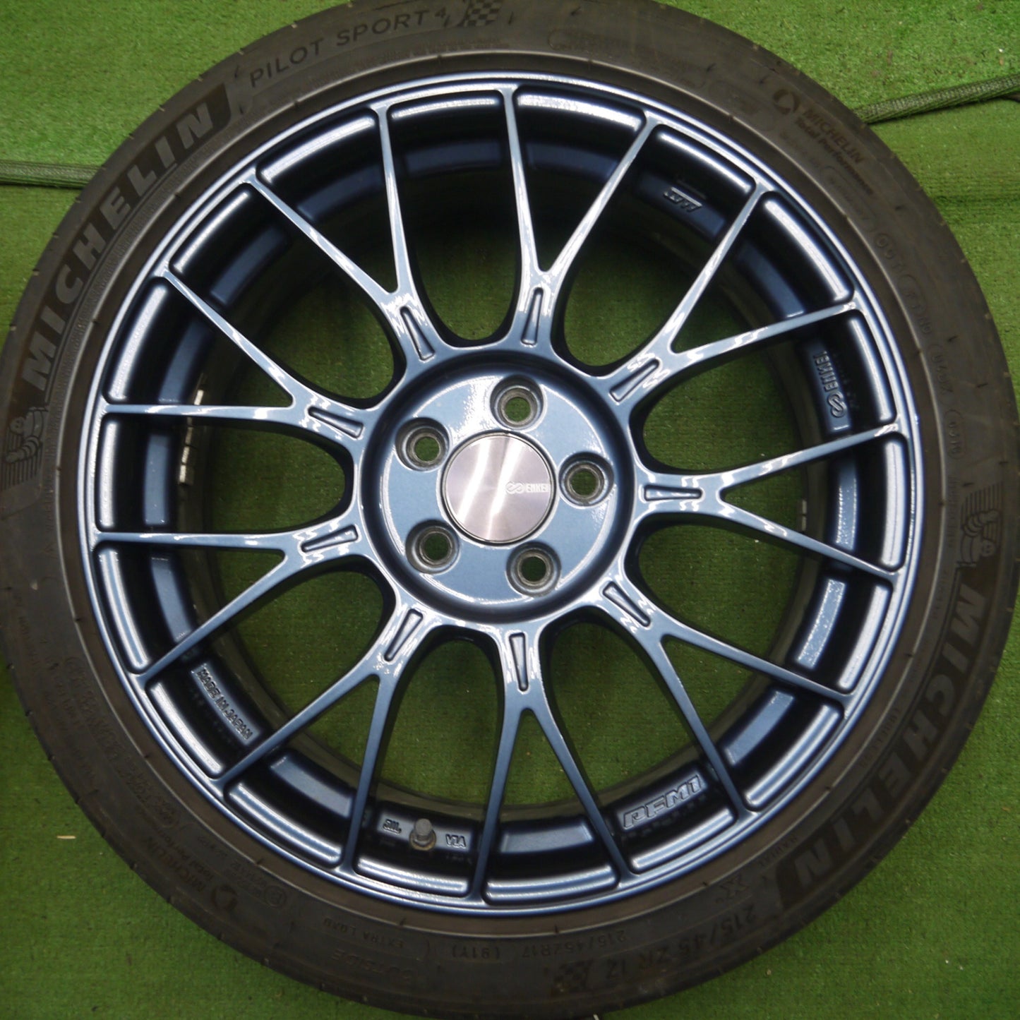 *送料無料* キレイ★86 BRZ 等 ENKEI PFM1 215/45R17 ミシュラン パイロットスポーツ4 エンケイ 17インチ PCD100/5H★4032609Hノ