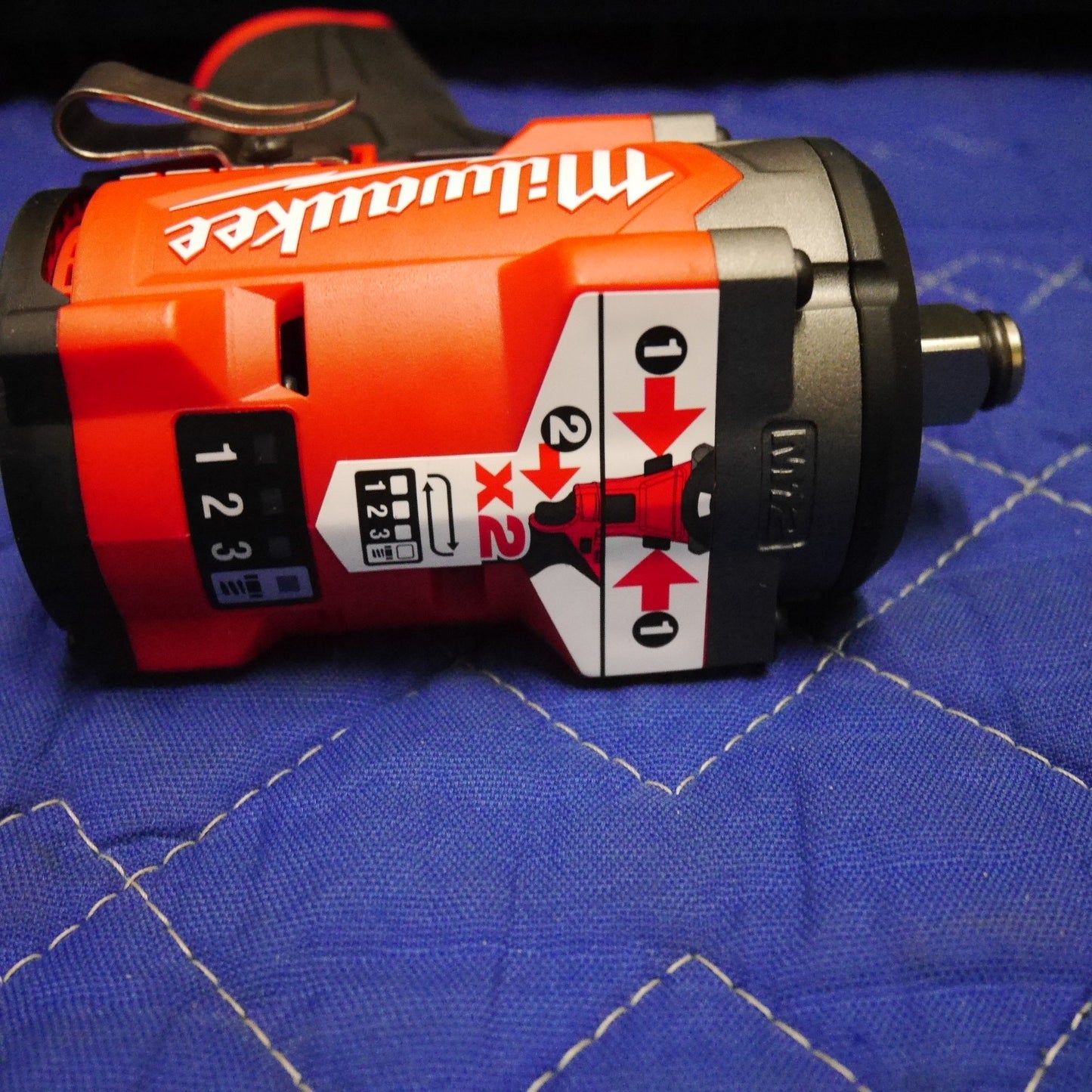 [送料無料] ほぼ未使用☆Milwaukee ミルウォーキー インパクトレンチ M12 FUEL FIW2F12/38 電動 工具 12V コードレス☆