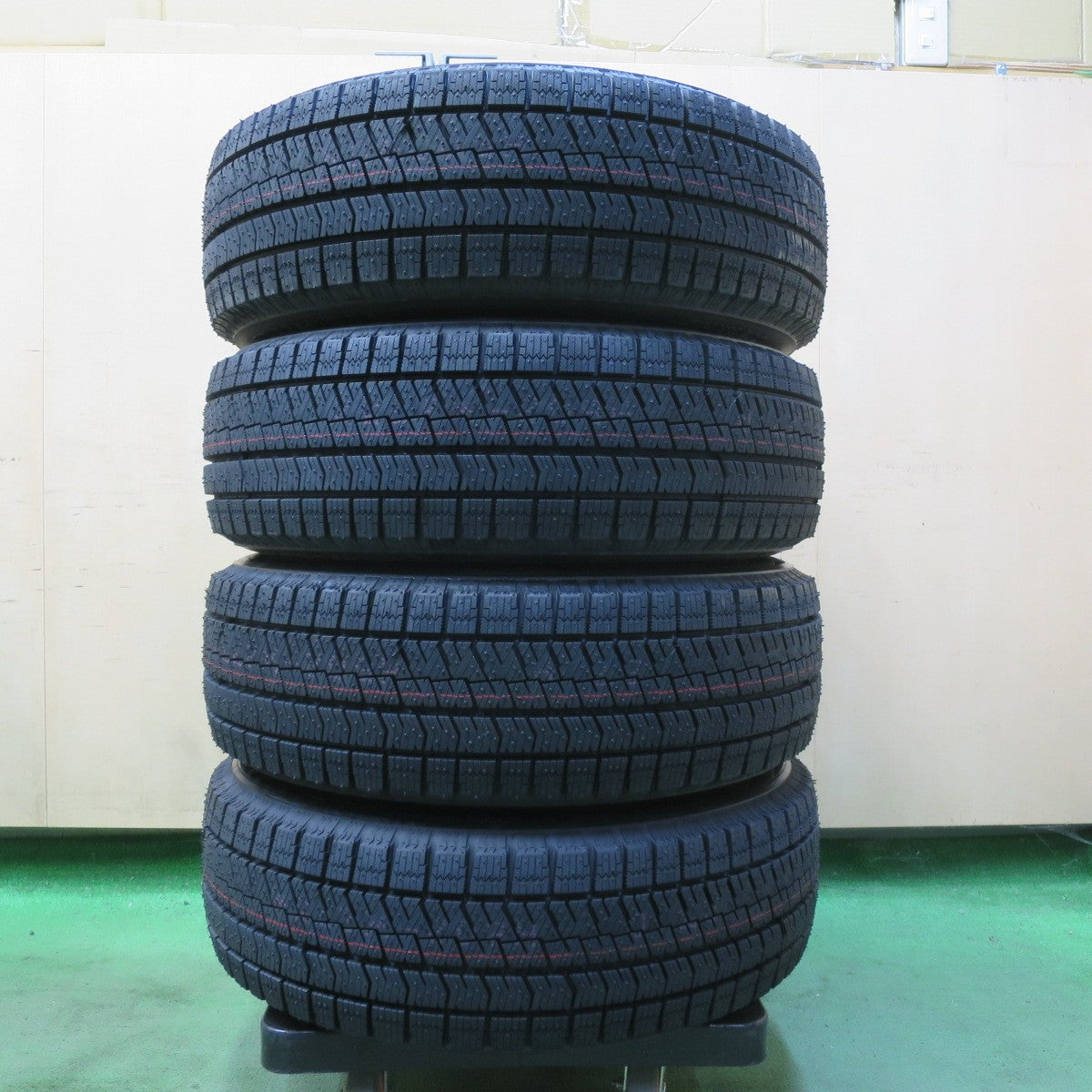 未使用！24年★プリウス 等 195/65R15 スタッドレス ブリヂストン ブリザック VRX2 D.O.S. DOS 15インチ PCD100/5H★5090102イス