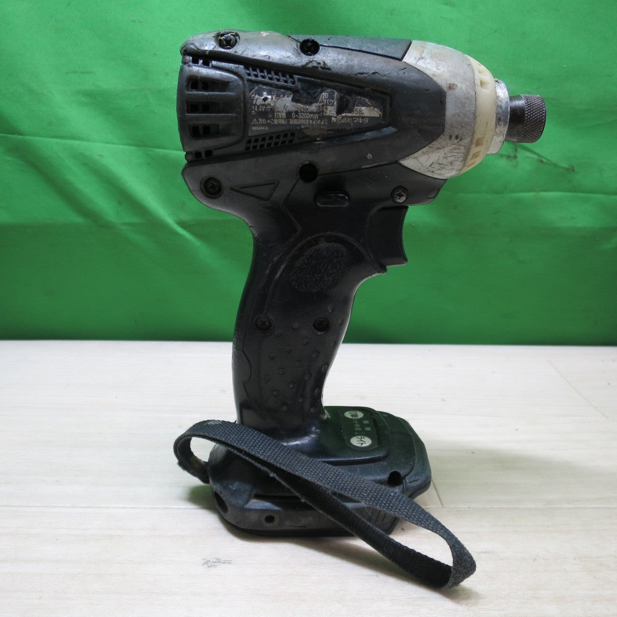 [送料無料] ☆マキタ 充電式インパクトドライバ TD132D 14.4V 急速充電器 DC18RA 電動 工具 コードレス makita☆