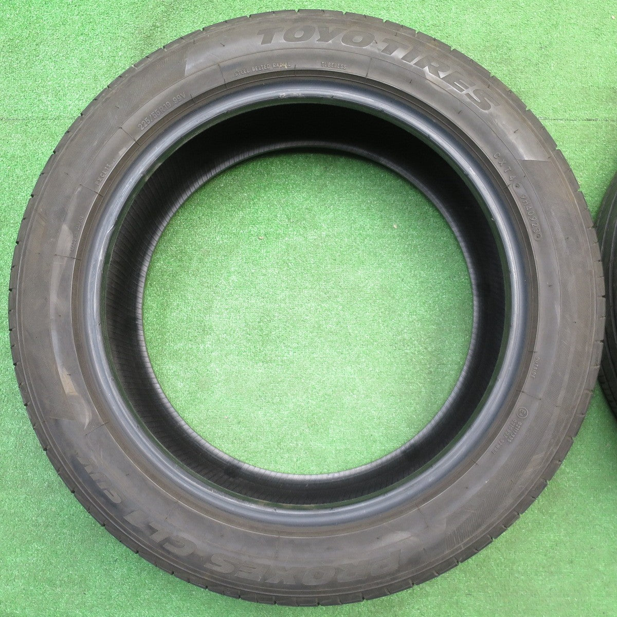 バリ溝！23年！9.5分★225/55R19 トーヨー プロクセス CL1 SUV タイヤ 19インチ ハリアー RAV4 CX-5 CX-8 等★5110802NJノタ