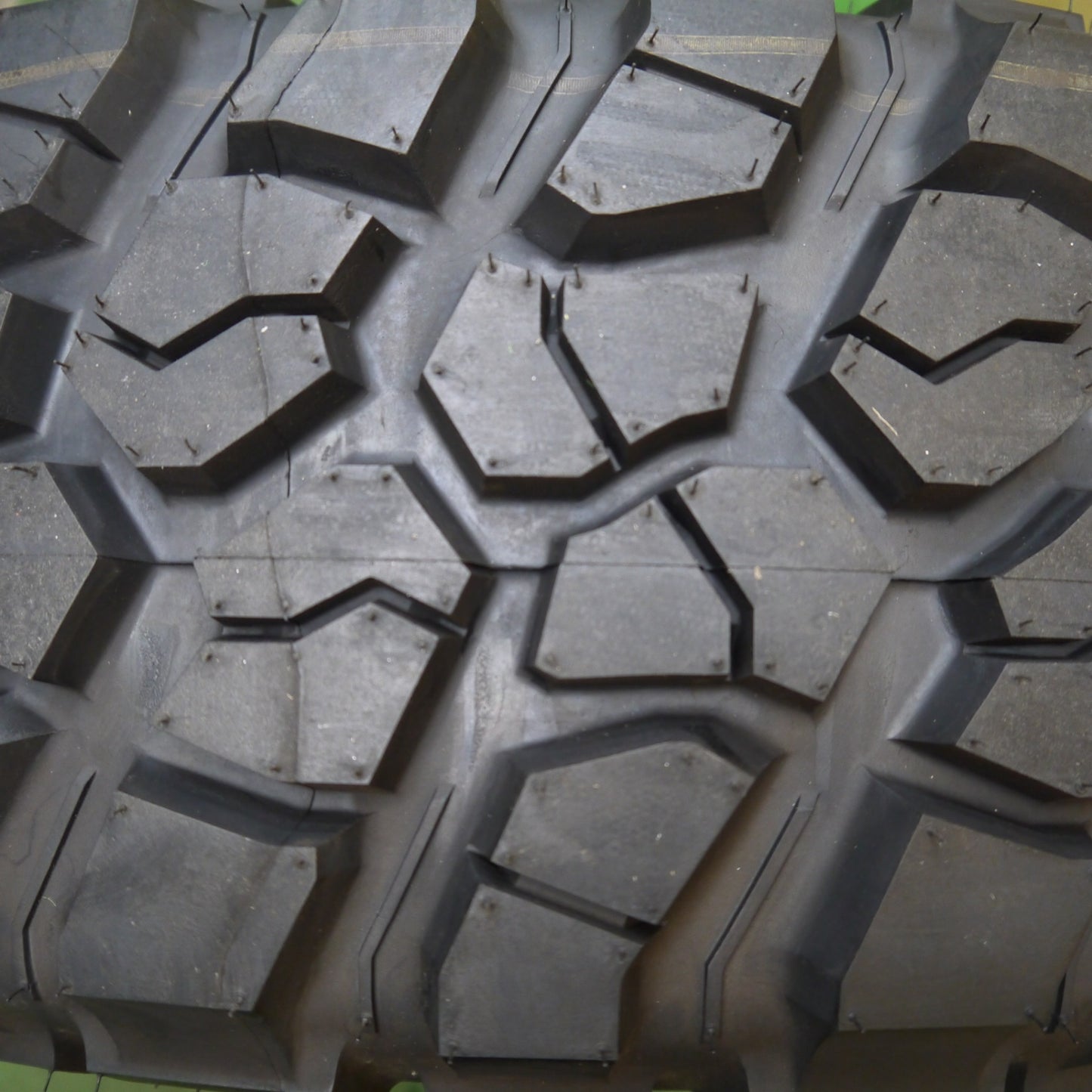 未使用！22年！1本★255/75R17 111/108Q BFグッドリッチ Mud-Terrain T/A KM2 マッドテレーン 17インチ ジープ ラングラー 等★5081801Hノタ