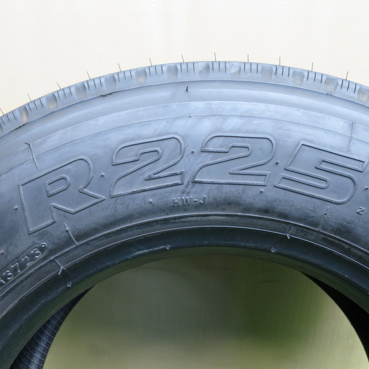 未使用！23年！1本★トラック タイヤ 235/70R17.5 127/125J ブリヂストン R225 17.5インチ★6032901NKノタ