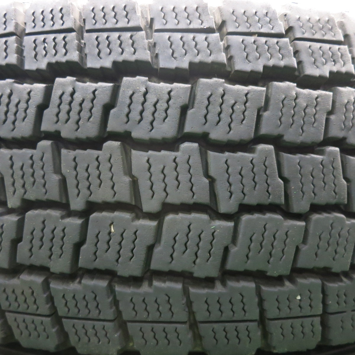 *送料無料* バリ溝！9分★ハイエース 等 195/80R15 スタッドレス グッドイヤー アイスナビ カーゴ D.O.S. SJ-T6 DOS PCD139.7/6H★4042009HAス