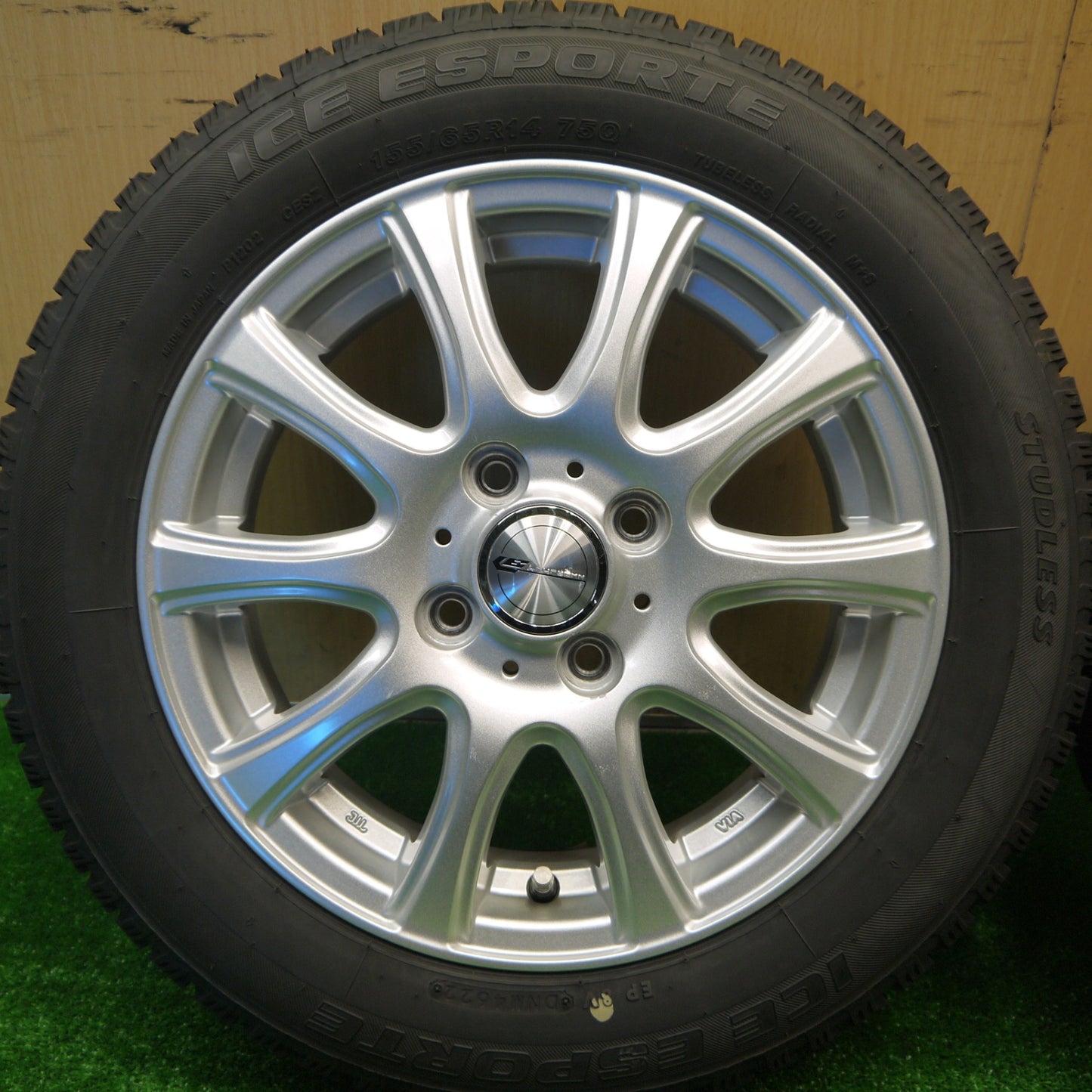 バリ溝！22年！8.5分★スタッドレス 155/65R14 アイスエスポルテ LAUFBAHN ラウフバーン 14インチ PCD100/4H★5101003Hス