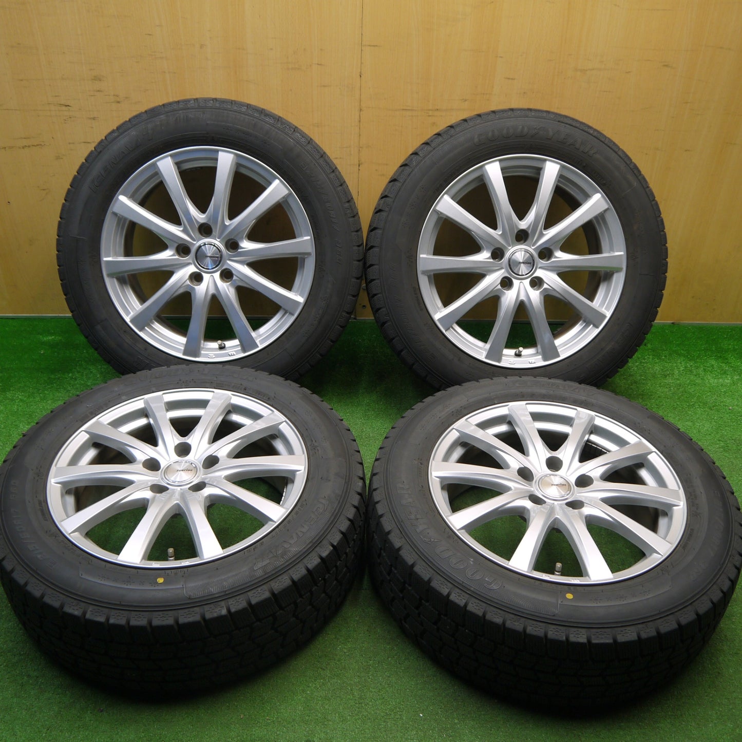 バリ溝！21年！キレイ！9.5分以上★スタッドレス 215/60R17 グッドイヤー アイスナビ7 ravrion RS01 ラブリオン 17インチ PCD114.3/5H★5111806Hス
