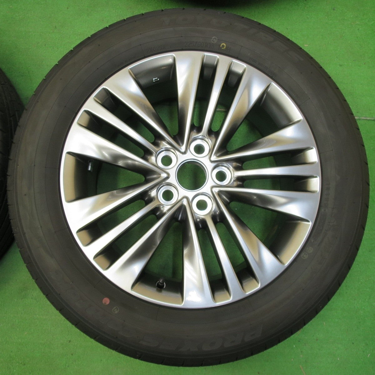 新車外し！24年★トヨタ 40系 アルファード Zグレード 純正 225/60R18 トーヨー プロクセス comfort PCD120/5H★4072001イノ