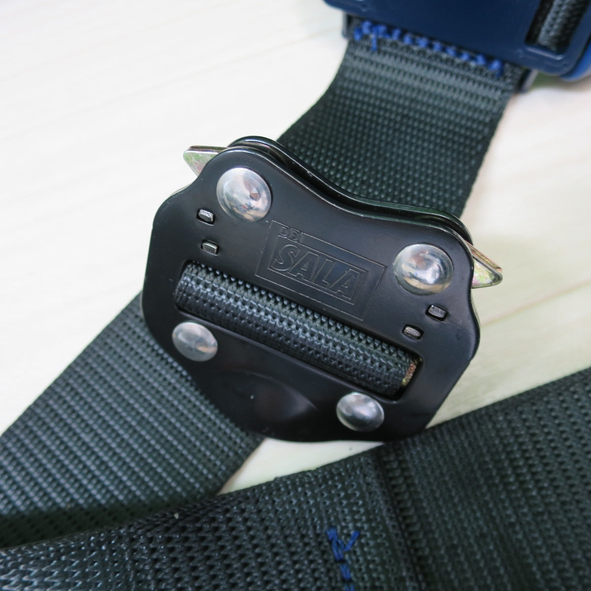 [送料無料] ほぼ未使用☆スリーエム 3M DBI SALA Nano Lock Light サラ ナノロック ライト 1.5m 巻取り式 ランヤード ハーネス セット 3101740 MED 収納バッグ付き☆