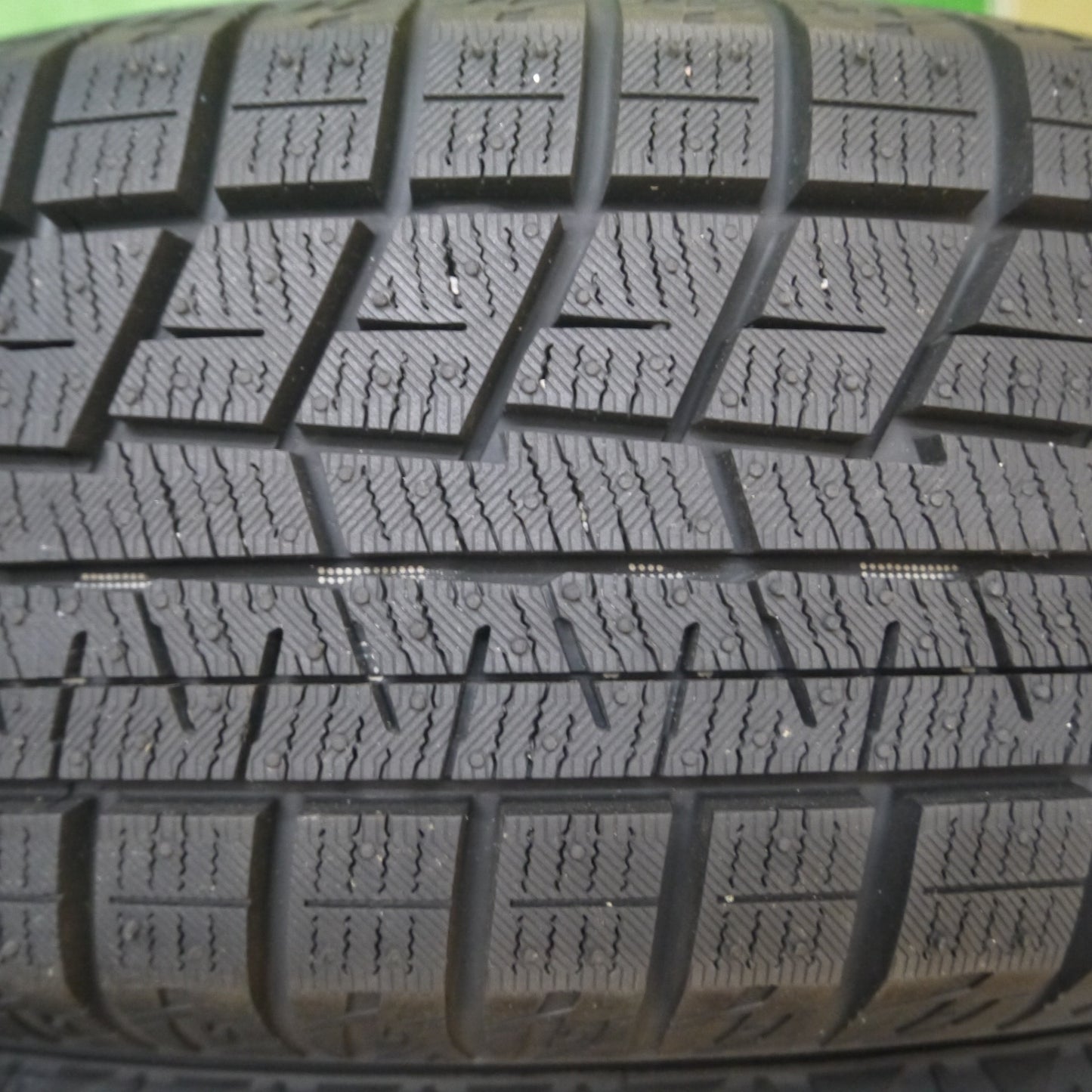 [送料無料] バリ溝！23年！キレイ！ほぼ10分★スタッドレス 165/60R15 ヨコハマ アイスガード iG60 MiLLOUS ミルアス ソリオ ハスラー 等 PCD100/4H★4111301Hス