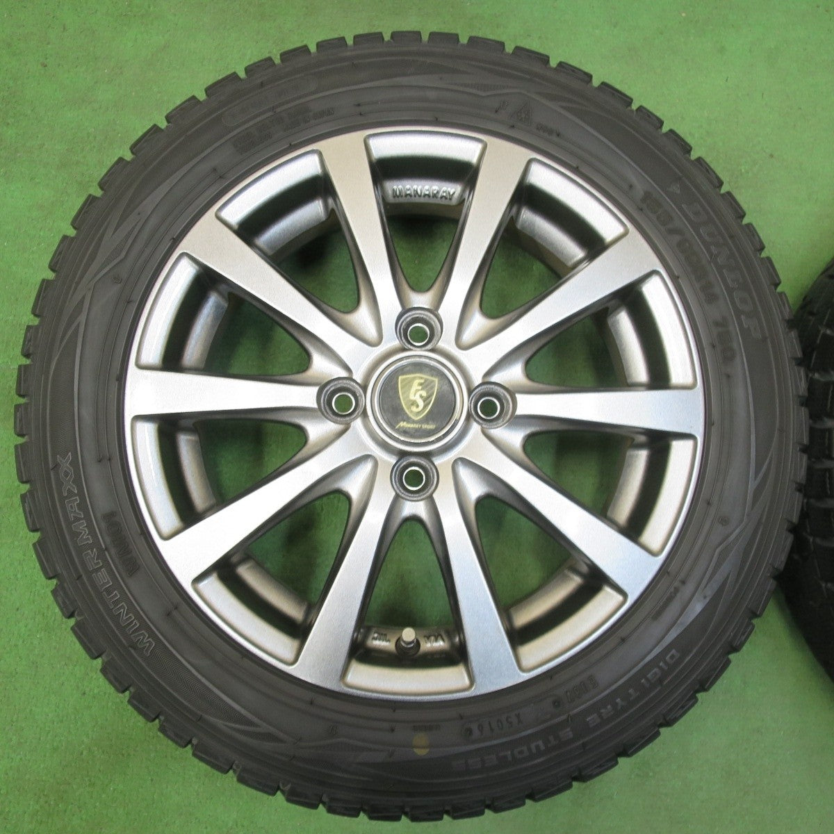バリ溝！キレイ！8.5分★スタッドレス 155/65R14 ダンロップ ウインターマックス WM01 MANARAY SPORT マナレイスポーツ 14インチ PCD100/4H★5012209イス