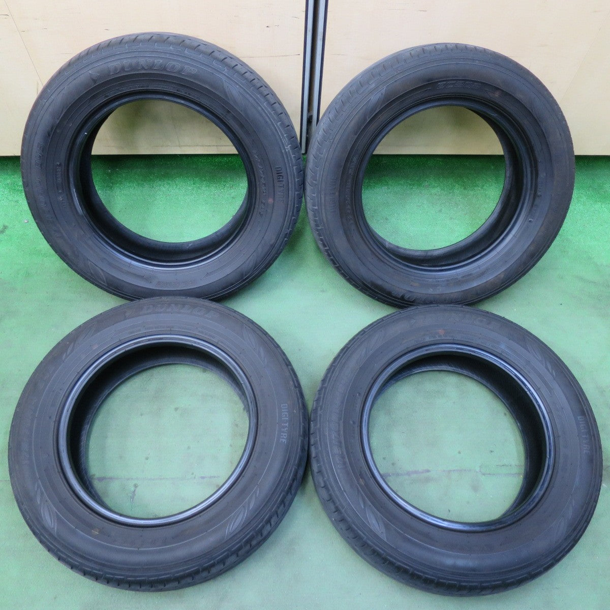 4本価格！22年★175/70R14 ダンロップ EC202 タイヤ 14インチ アクア ヤリス ヴィッツ フィット 等★5102508イノタ