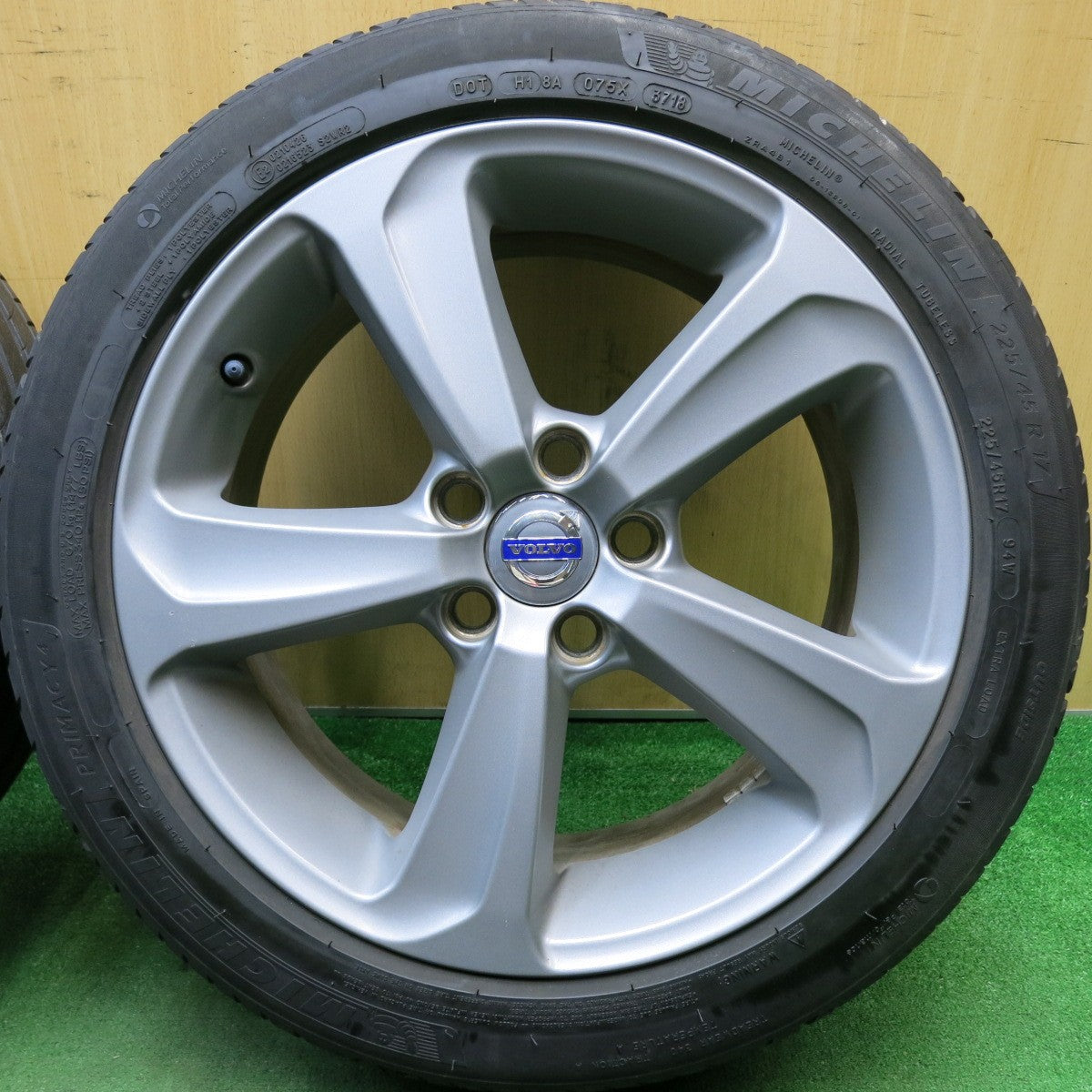 4本価格★ボルボ V40 純正 225/45R17 ミシュラン プライマシー4 17インチ PCD108/5H★5062105HAノ