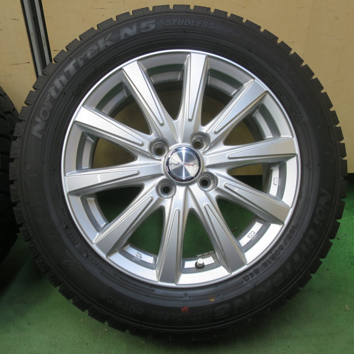 バリ溝！23年！キレイ！9.5分★スタッドレス 185/60R15 オートバックス ノーストレック N5 JOKER ジョーカー 15インチ PCD100/4H★6060604イス