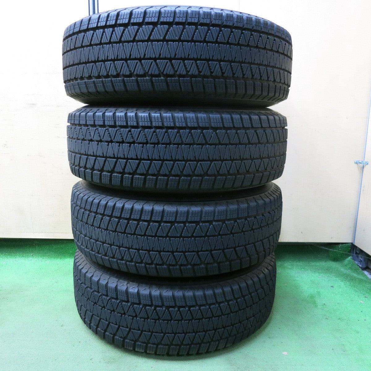 バリ溝！キレイ！9.5分★DELTA FORCE OVAL CRIMSON 225/70R16 スタッドレス ブリヂストン ブリザック DM-V3 デルタ フォース オーバル PCD114.3/5H★5073005SYス