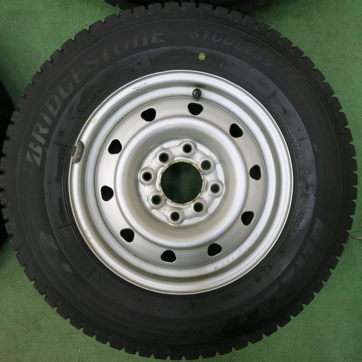 [送料無料] バリ溝！21年！キレイ！9.5分★スタッドレス 165R13 6PR ブリヂストン ブリザック VL1 スチール ホイール 13インチ PCD100 114.3/4H マルチ★4122510SYス