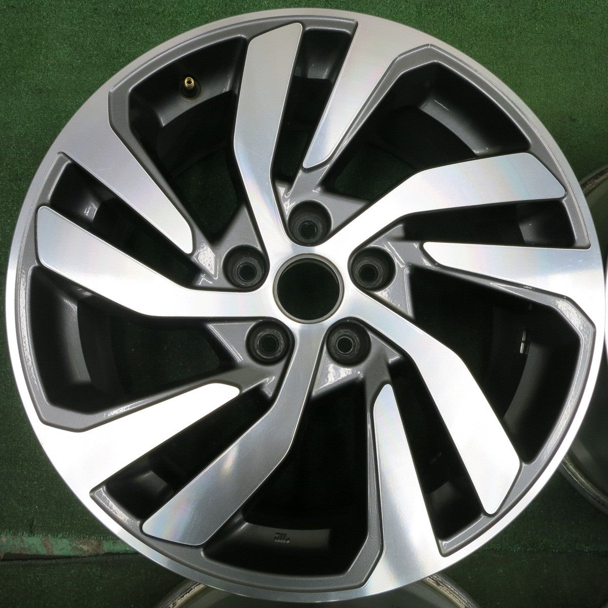*送料無料* 4本価格★スバル レヴォーグ 純正 ホイール 18インチ 18×7.5J PCD114.3/5H★4060804HAホ