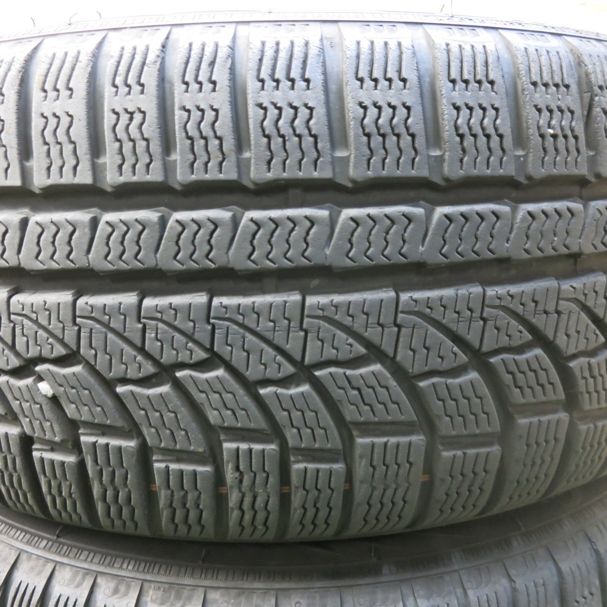 バリ溝！8.5分★BMW 等 MAK LUFT FF 225/45R17 スタッドレス ノキアン WRA4 FRT ルフト MFF 17インチ PCD120/5H★5111703SKス