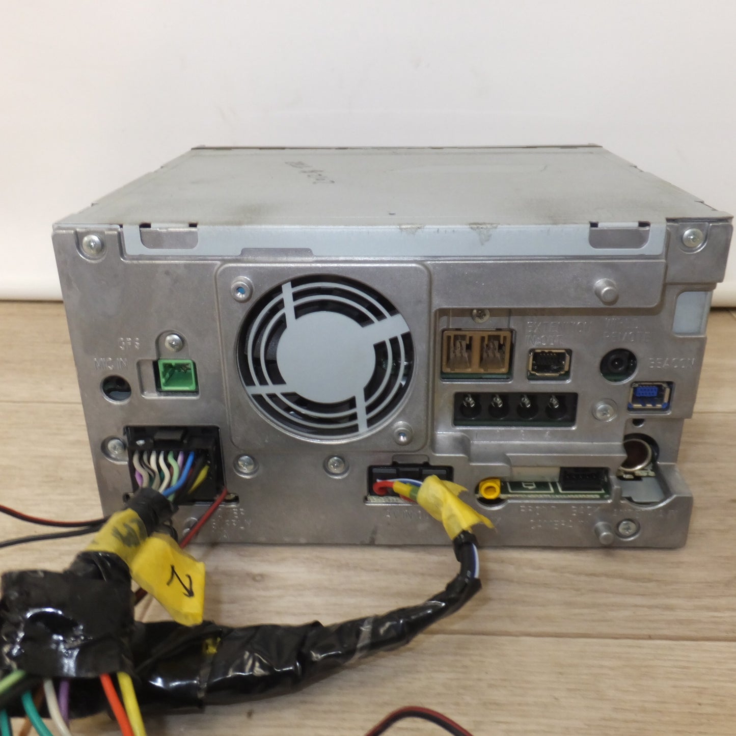 [送料無料] ★カロッツェリア carrozzeria AV一体型HDDナビゲーション AVIC-ZH77[44]★