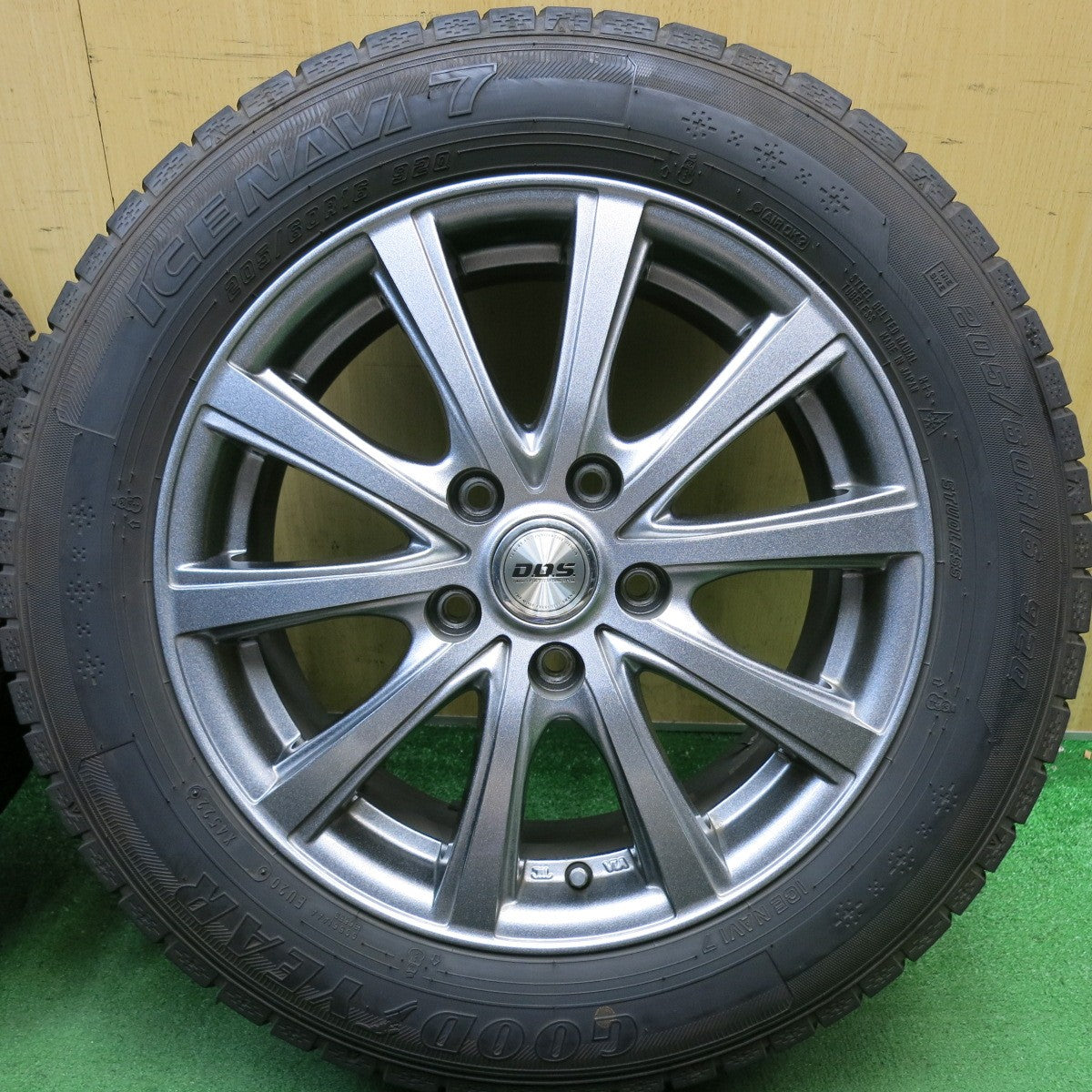 バリ溝！22年！キレイ！9.5分◎スタッドレス 205/60R16 グッドイヤー アイスナビ7 D.O.S. DOS 社外 アルミ 16インチ PCD114.3/5H◎6091206HAス