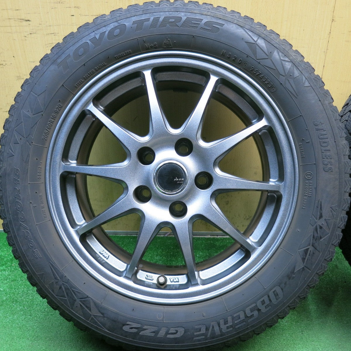バリ溝！23年！キレイ！9.5分◎スタッドレス 205/60R16 トーヨー オブザーブ GIZ2 ZACK JP-202 MONZA ザック モンツァ 16インチ PCD114.3/5H◎6092710HAス