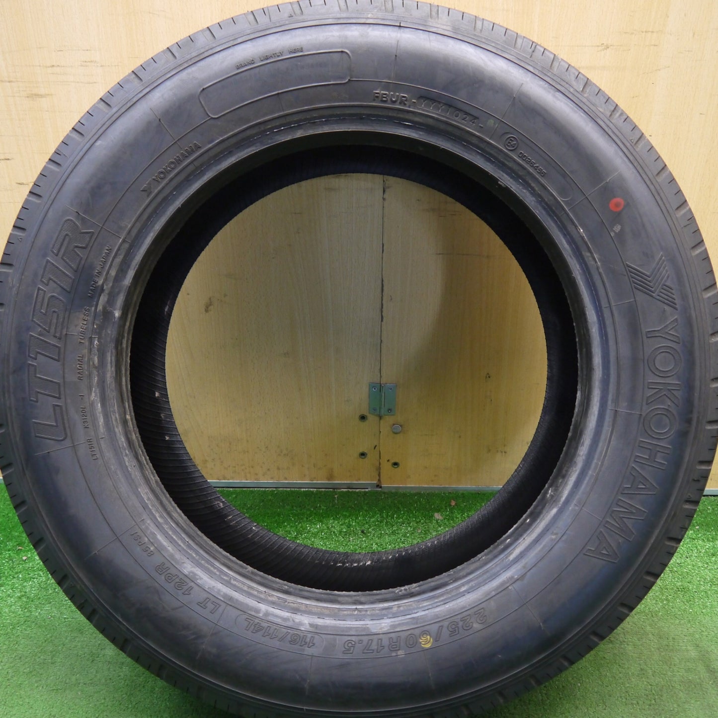 ほぼ未使用！24年！1本★トラック タイヤ 225/60R17.5 116/114L 12PR ヨコハマ LT151R 17.5インチ★6040304Hノタ