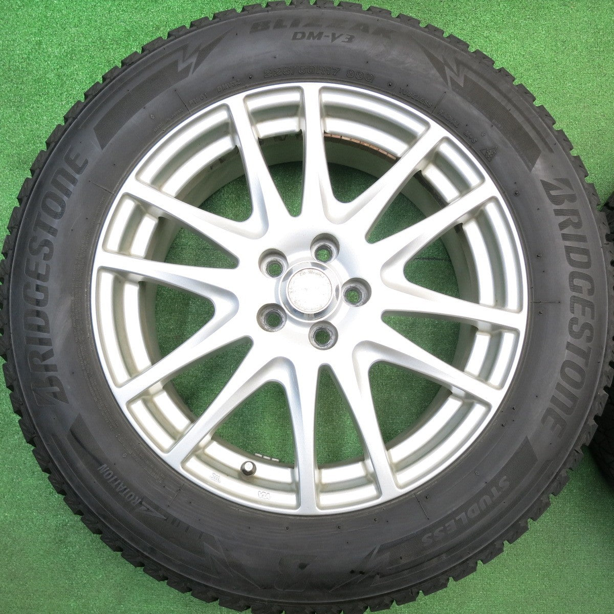 バリ溝！22年！9.5分★フォレスター 等 225/60R17 スタッドレス ブリヂストン ブリザック DM-V3 La-Strada Tirado β 阿部商会 ラストラーダ ティラード 17インチ PCD100/5H★5113004HAス