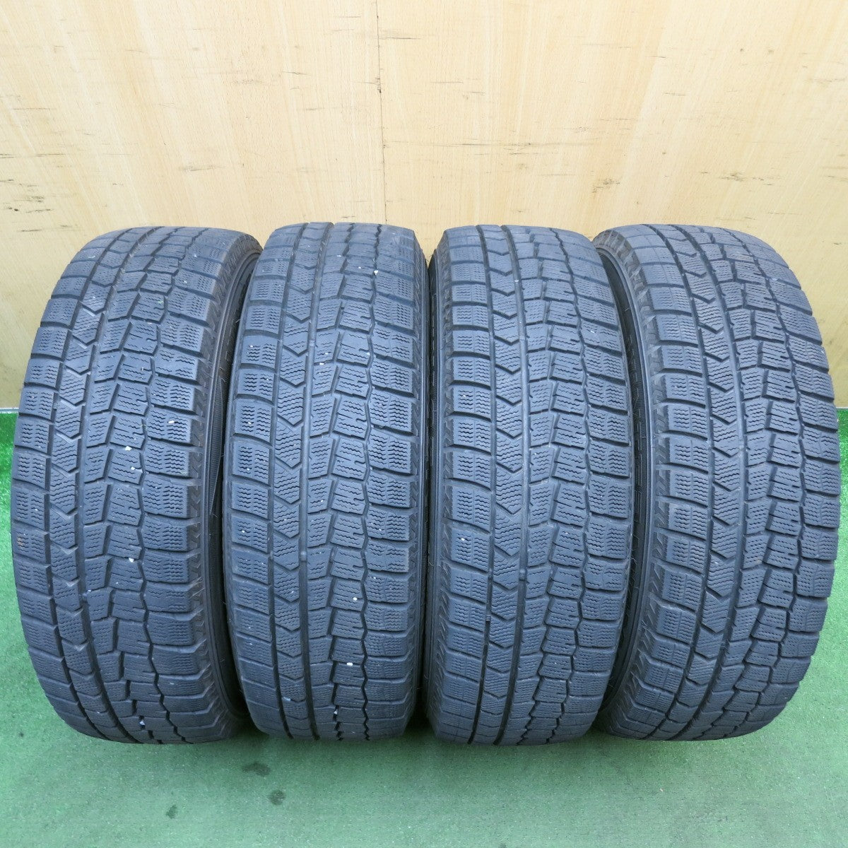 バリ溝！キレイ！9.5分◎ライズ ロッキー 等 195/65R16 スタッドレス ダンロップ ウインターマックス WM02 EuroSpeed MANARAY SPORT ユーロスピード マナレイ スポーツ 16インチ PCD100/5H◎6071210HAス