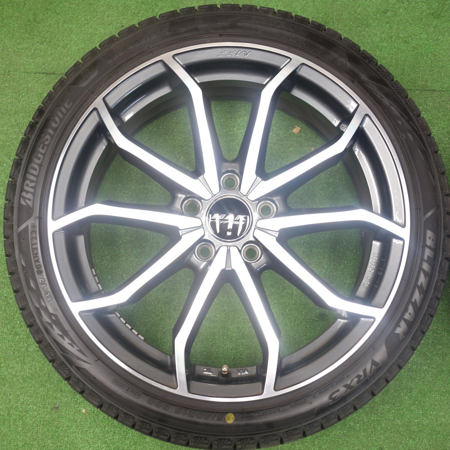 バリ溝！23年！9.5分★アウディ ワーゲン 等 MAK LOWE FF 225/40R18 スタッドレス ブリヂストン ブリザック VRX3 レーベ 18インチ PCD112/5H★6020904KTス