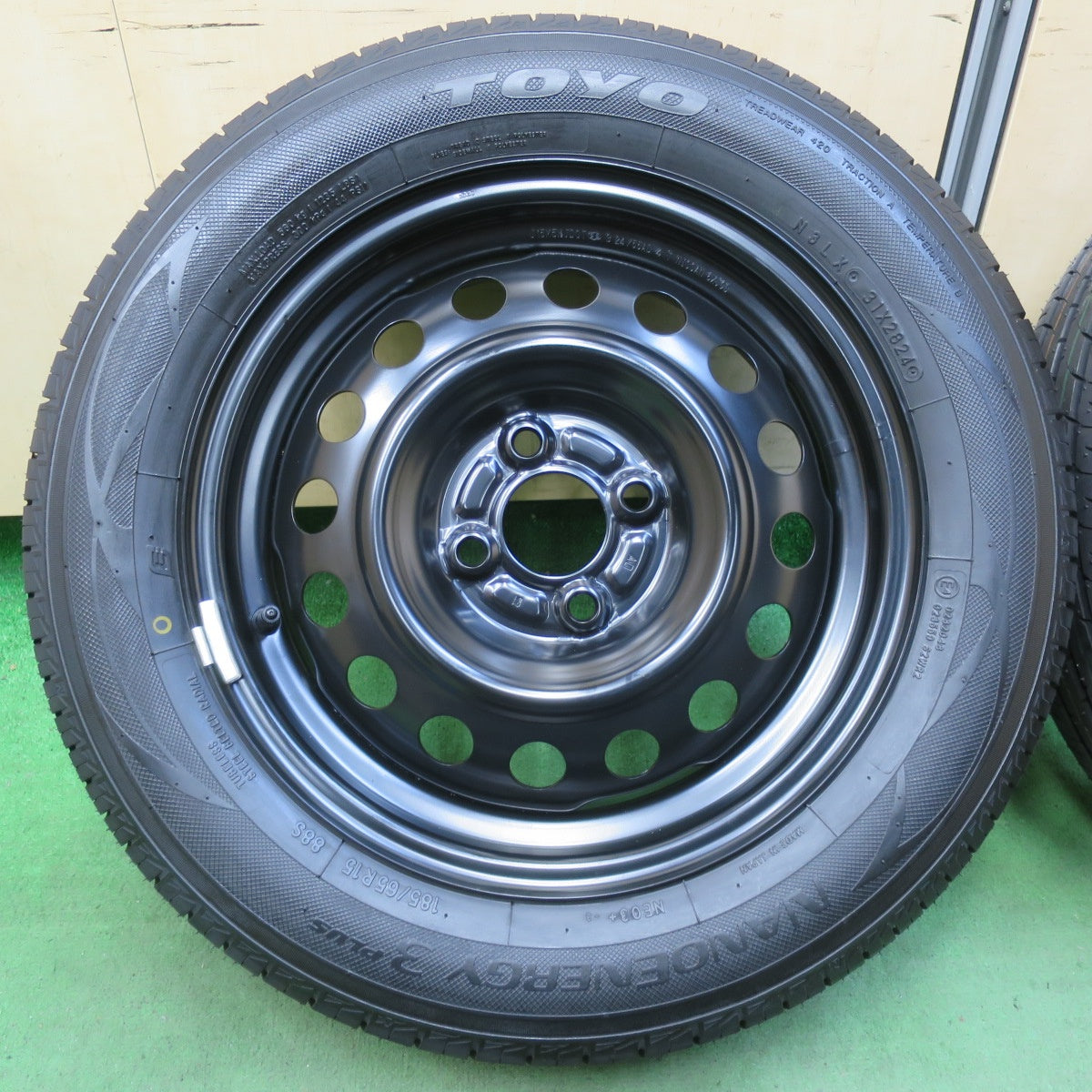 未使用！24年★日産 ノート 純正 スチール 185/65R15 トーヨー ナノエナジー3 プラス 15インチ PCD100/4H★5042806イノ