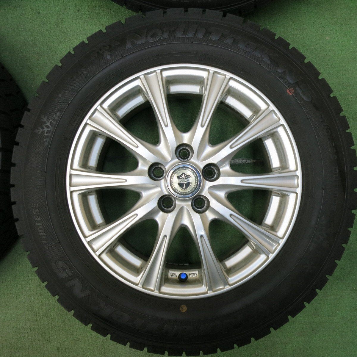 バリ溝！22年！9.5分★プリウス 等 195/65R15 スタッドレス オートバックス ノーストレック N5 JOKER ジョーカー 15インチ PCD100/5H★5010811SYス