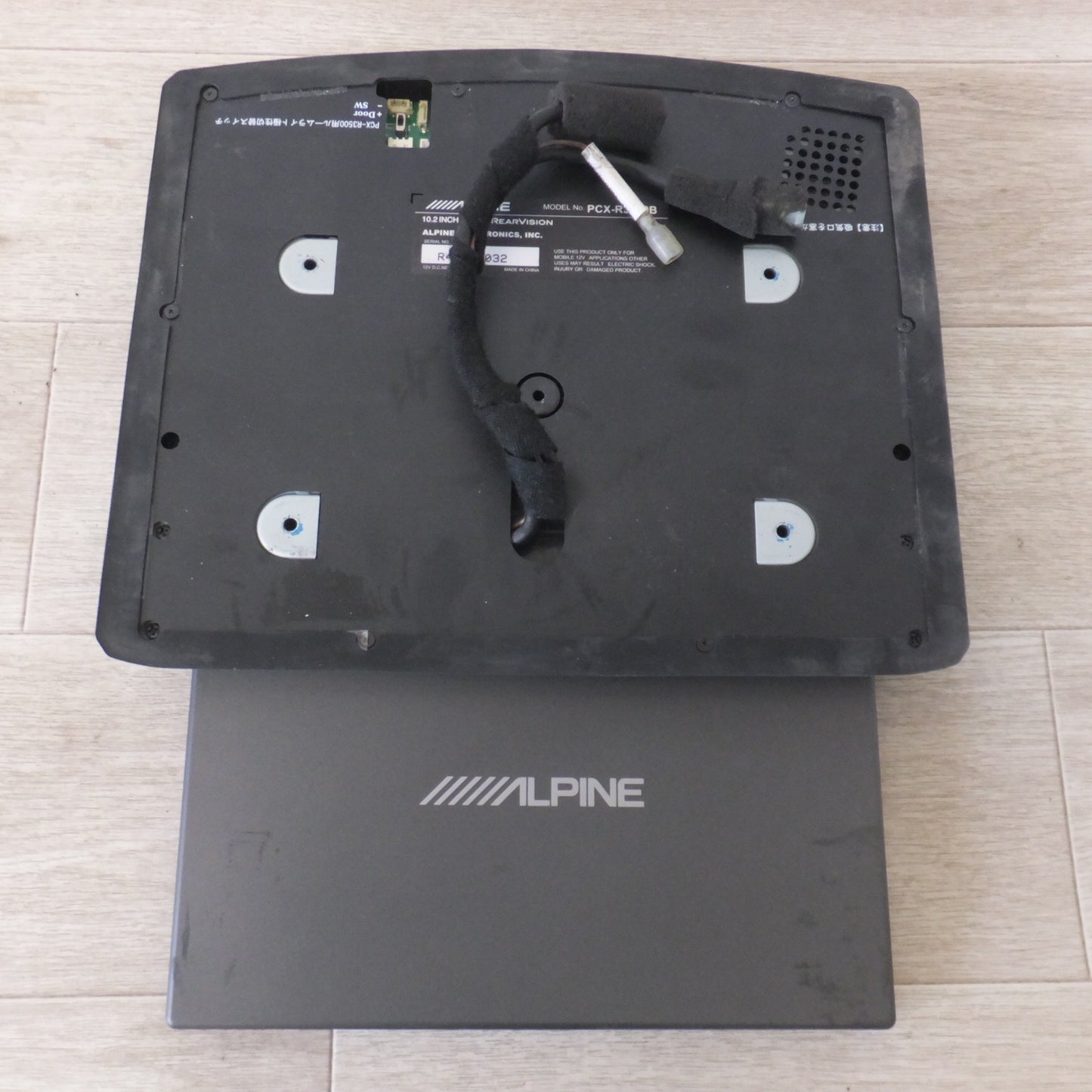 [送料無料] ★アルパイン ALPINE 10.2inch WVGA LED液晶 LEDルームランプ付プラズマクラスターリアビジョン ブラック PCX-R3500B(98)★