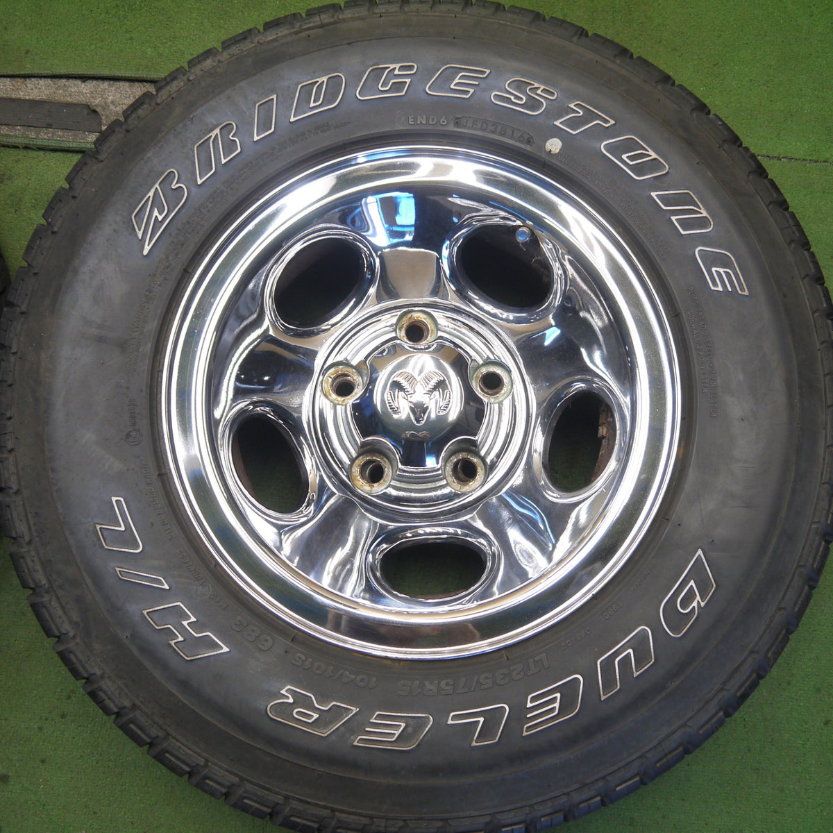 バリ溝！キレイ！8.5分◎ダッジ ラムバン 純正 スチール 235/75R15 104/101S ブリヂストン デューラー H/L 683 15インチ PCD139.7/5H◎6082501Hノ