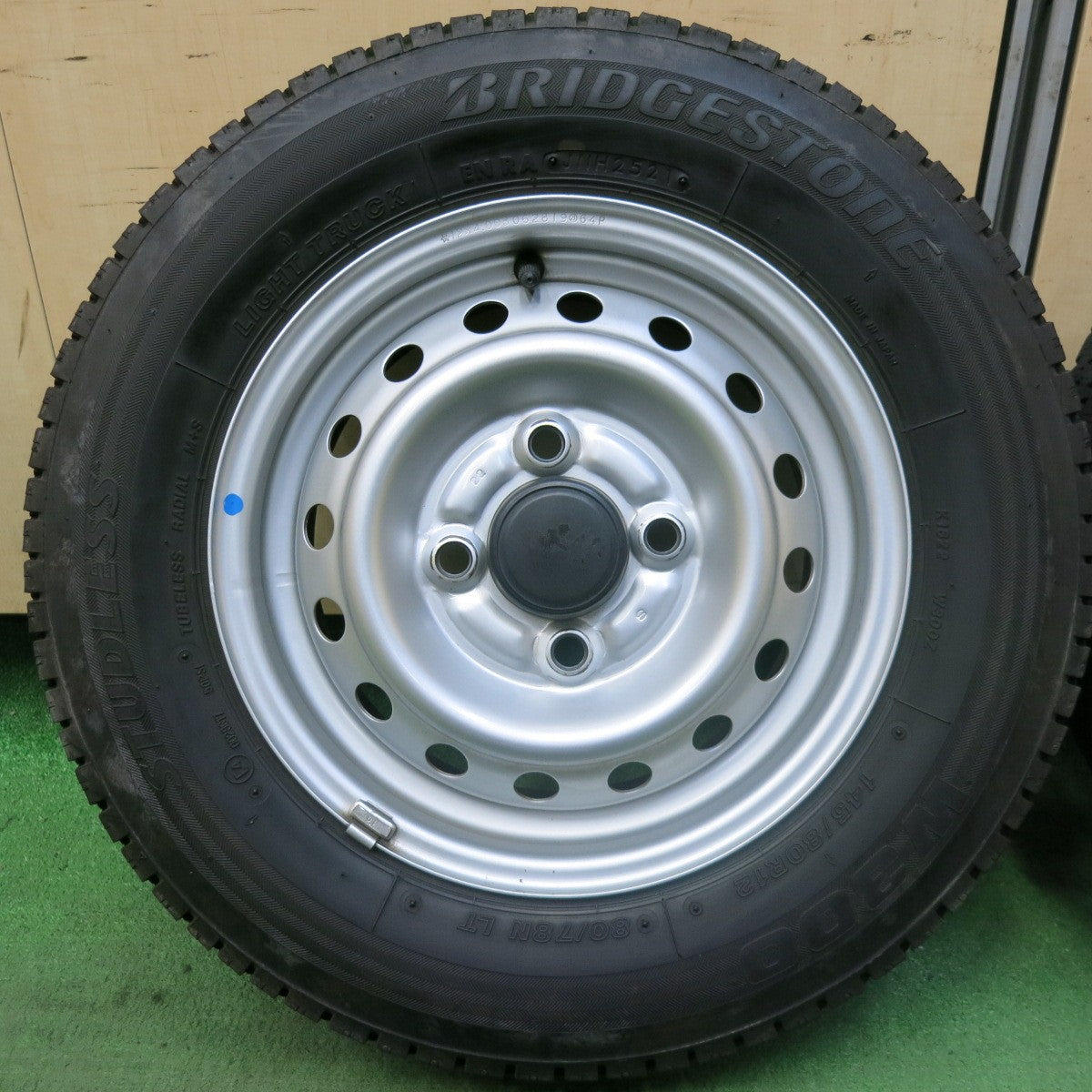 キレイ！21年★スタッドレス 145/80R12 80/78N ブリヂストン W300 スチール ホイール 12インチ PCD100/4H★5091802SKス