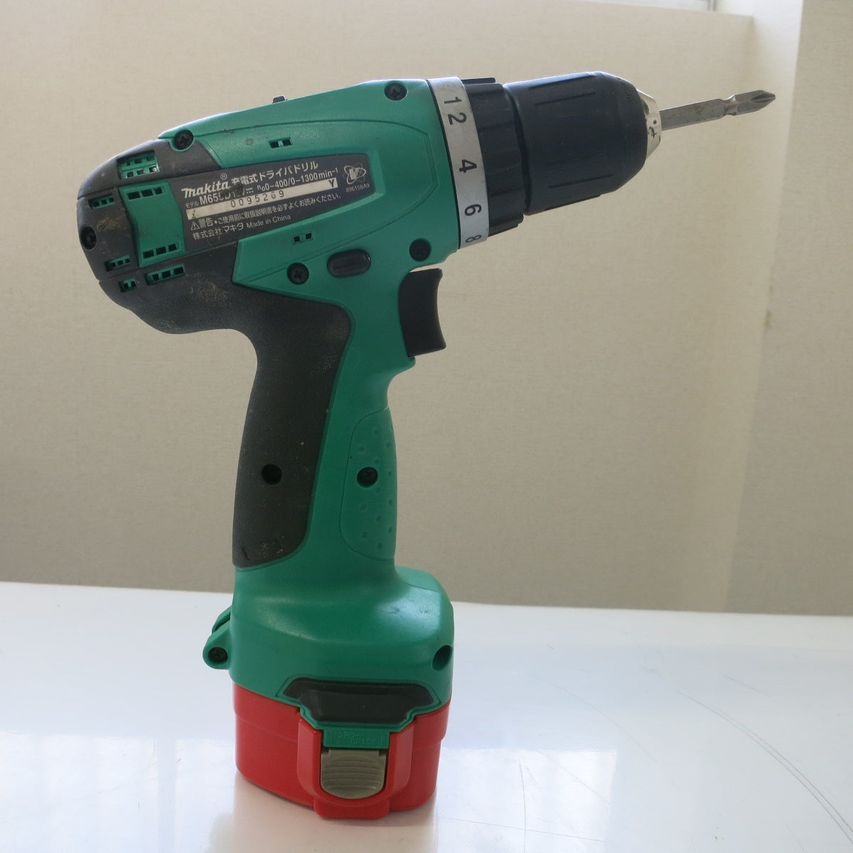[送料無料] バッテリー2個◆マキタ 充電式 ドライバ ドリル 12V M655DWX 充電器 ケース付き 電動 工具◆
