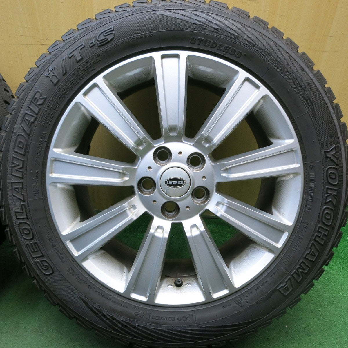 バリ溝！9分★ランドローバー 等 LAYBRICK 255/55R19 スタッドレス ヨコハマ ジオランダー i/T-S レイブリック 19インチ PCD120/5H★5080207HAス